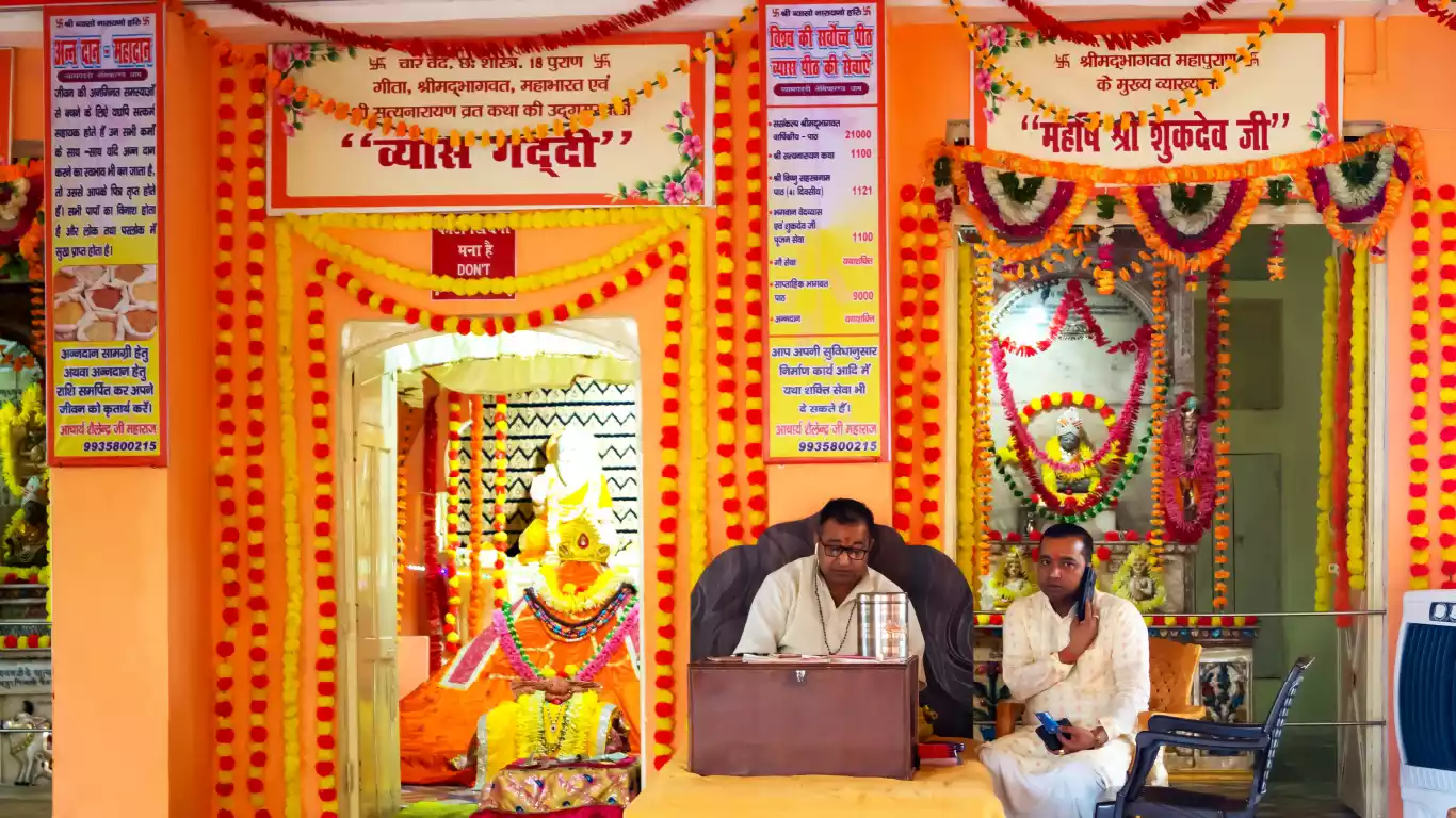 Vyas-Gaddi-Naimisharanya-2